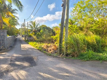 Terrain Résidentiel À Vendre 422 m² à Petit Raffray, Grand Baie, Nord - Proche Arrêt de Bus et Commerces