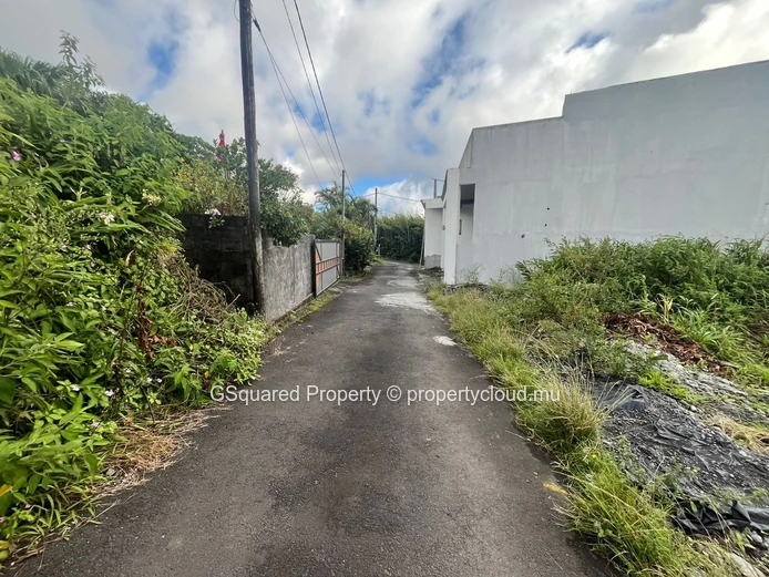 Terrain 692,5 m² à Midlands (Curepipe) — ruelle calme, proche commerces