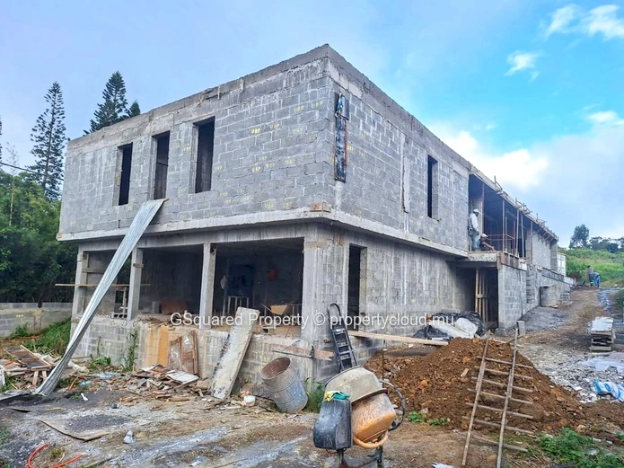 Villa de 3 Chambres à Vendre à Floréal, Curepipe, Centre avec Piscine
