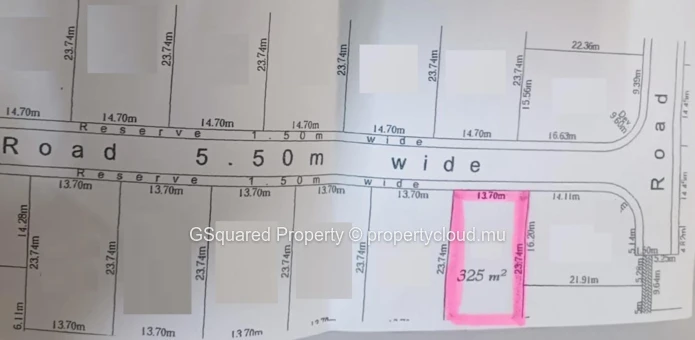 325m² Plot in Pointe aux Sables — Close to Shops, Bus & School
